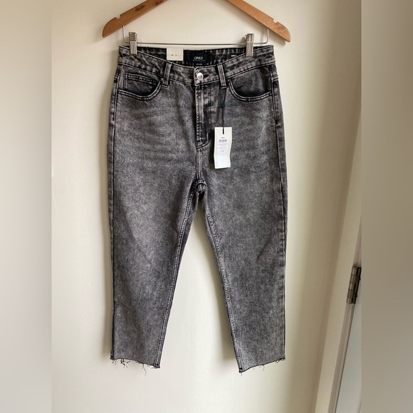 🆕NWT ONLY Emily High Waisted Black Acid Jeans with Raw Hem in Size 29 - Picture 5 of 14